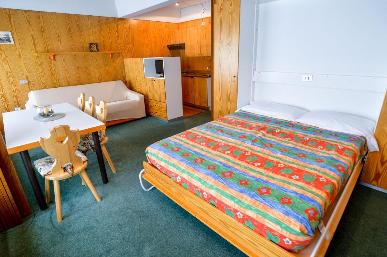 Res.Albare/Solaria Apt.Solandra Mezzana  Exterior foto